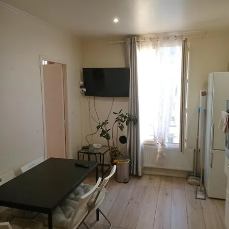 2 Pieces Proche Centre Apartamento *